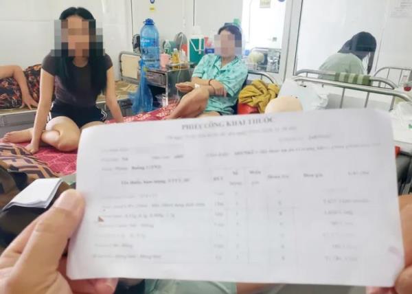 Nhiều người nhập viện nghi ngộ độc sau khi ăn bánh mì