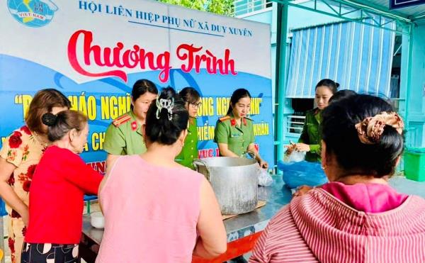 Bát cháo yêu thương – Thắm tình quân dân