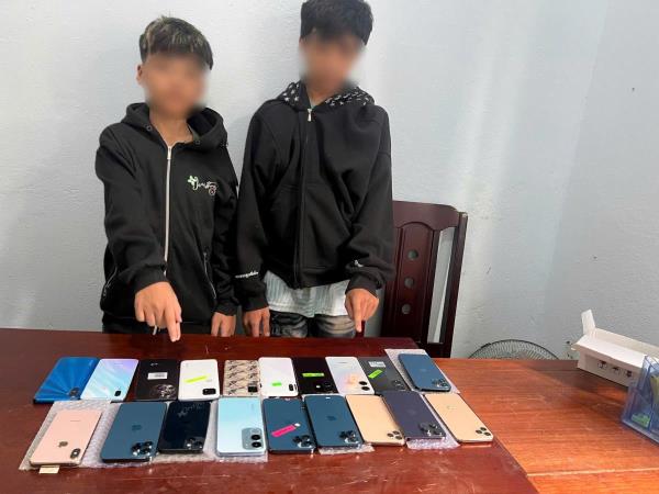 2 đạo chích nhí sa lưới