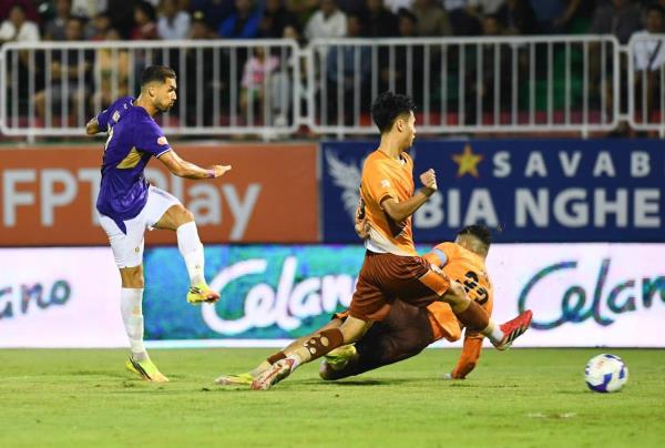 Vòng 25 V-League 2025/26: Hà Nội FC rời Top 3, Becamex TPHCM xuống vị trí play-off
