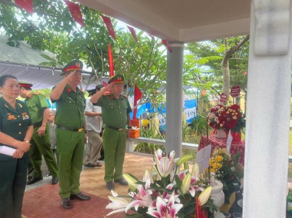 Khánh thành công trình trùng tu, sửa chữa Bia tưởng niệm Liệt sỹ An ninh Quận 2