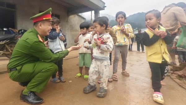 Ba Nhất- Vững chắc Thế trận lòng dân