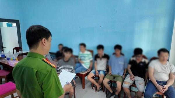 Ra quân kiểm tra cư trú, test ma túy