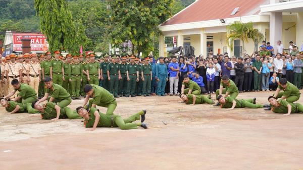 Gia Lai ra quân cao điểm trấn áp tội phạm ma túy trên tuyến biên giới Việt Nam - Campuchia