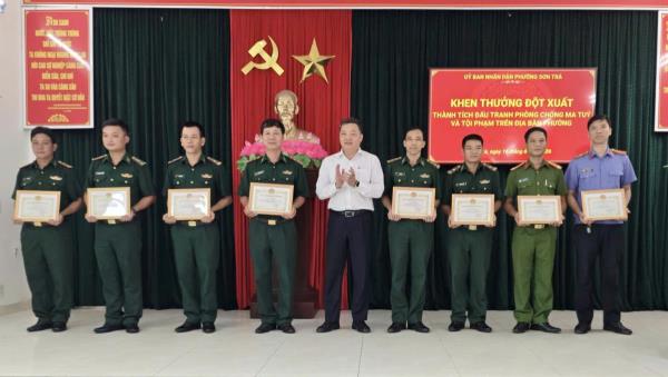 Biểu dương lực lượng phá vụ tàng trữ ma túy tại khu vực cảng cá
