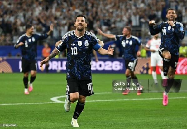 Video bóng đá Jordan - Argentina: 2 siêu phẩm đá phạt, Messi dạo chơi vẫn lập công (World Cup)