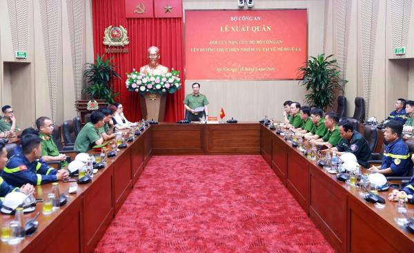 Đoàn công tác thuộc Bộ Công an xuất quân đi thực hiện nhiệm vụ cứu nạn, cứu hộ tại Venezuela
