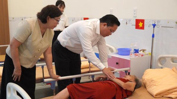 Lãnh đạo thành phố thăm, chúc thọ người cao tuổi nhân Ngày truyền thống Người cao tuổi Việt Nam