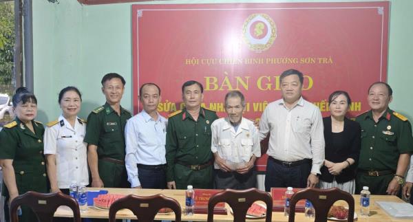Bàn giao nhà sửa chữa cho thương binh từng phục vụ trên tàu không số