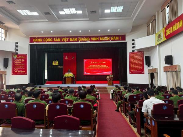 Khai giảng lớp bồi dưỡng kiến thức về an ninh mạng và phòng, chống tội phạm sử dụng công nghệ cao