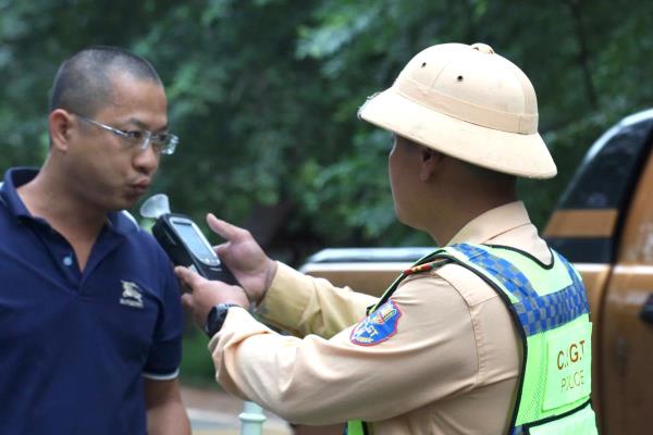 Siết chặt tuần tra, bảo đảm an toàn giao thông khu vực phía Tây Quảng Ngãi