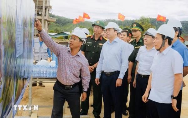 Phó Thủ tướng Lê Tiến Châu yêu cầu đẩy nhanh tiến độ xây dựng trường học biên giới