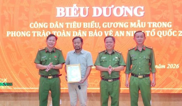 Biểu dương người tốt