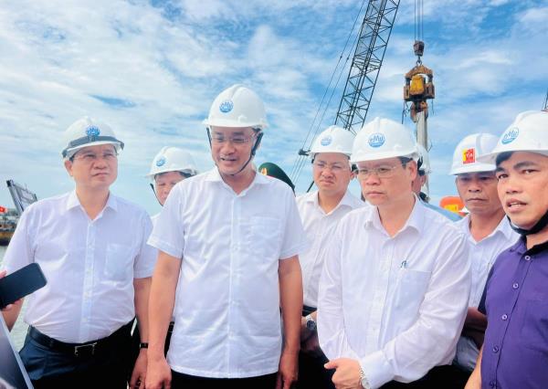Trung ương rất quan tâm đến tiến độ dự án kè khẩn cấp