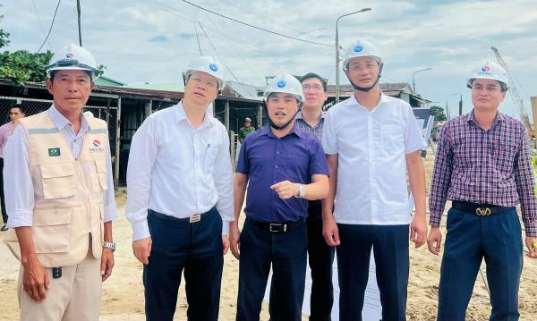 Gấp rút hoàn thiện kè khẩn cấp, bảo vệ vùng xung yếu