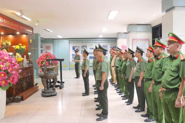 Tiếp nối truyền thống anh hùng, giữ vững bình yên thành phố