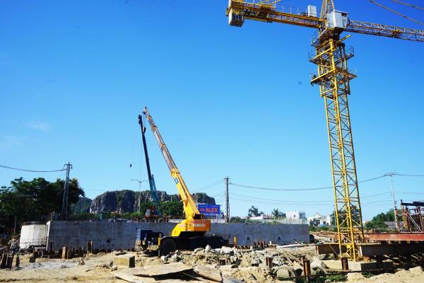 Chủ tịch UBND cấp xã được phân quyền quyết định đầu tư các dự án có cấu phần xây dựng có tổng mức đầu tư đến 40 tỷ đồng