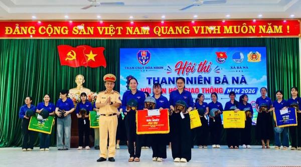 Tuổi trẻ xã Bà Nà sôi nổi tìm hiểu văn hóa giao thông