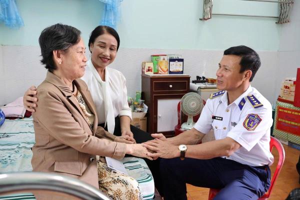 Trao nhà tình nghĩa, tri ân người có công tại Quảng Ngãi