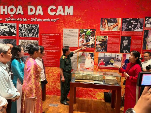 Hơn 400 hình ảnh, hiện vật đặc sắc tại triển lãm Da cam - Lương tri và Công lý ở Đà Nẵng