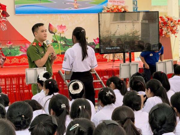 Chiến sĩ Cảnh sát khu vực Gần dân nhất ở xã vùng cao