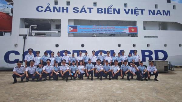 Sĩ quan trẻ Lực lượng Bảo vệ bờ biển Philippines thăm, giao lưu tại Vùng Cảnh sát biển 2