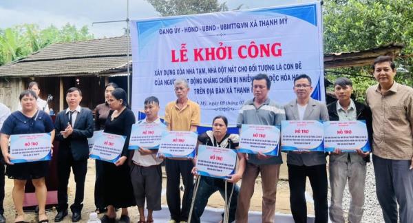 Xã Thạnh Mỹ tổ chức khởi công 11 nhà cho thân nhân người có công cách mạng