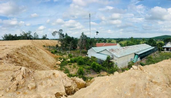 Bùn đất tại dự án Trung tâm đào tạo lái xe uy hiếp khu dân cư