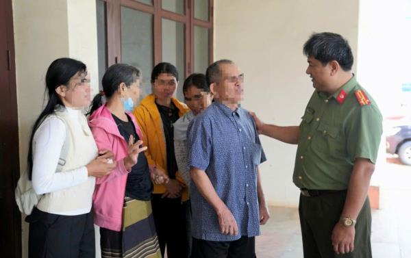 Hỗ trợ 5 công dân hồi hương an toàn