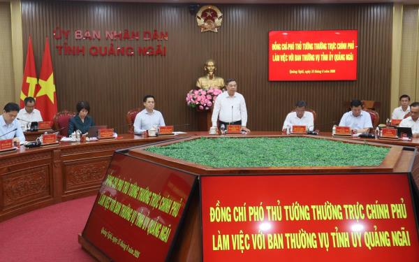 Phó Thủ tướng Thường trực Phạm Gia Túc yêu cầu Quảng Ngãi đẩy mạnh giải ngân đầu tư công, thúc đẩy tăng trưởng