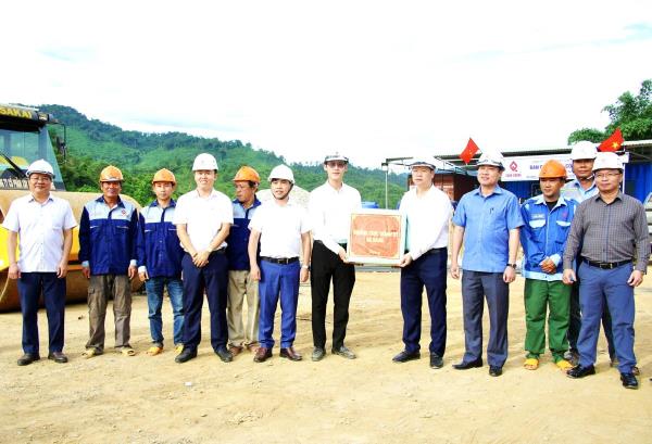 Tập trung giải phóng mặt bằng phục vụ thi công Dự án QL14D