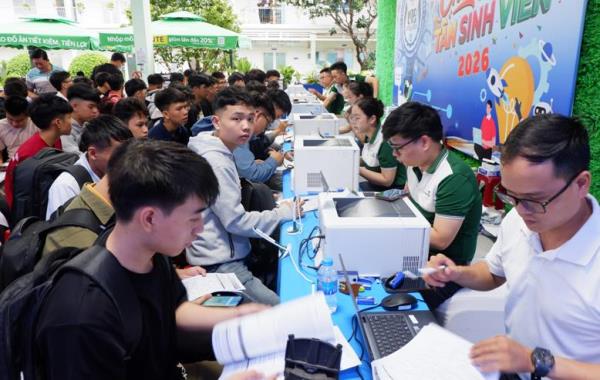 Trường Đại học Sư phạm kỹ thuật Đà Nẵng đón 1.950 tân sinh viên khóa 2026 nhập học