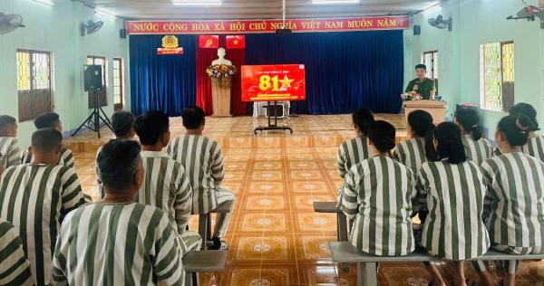Trại tạm giam số 1 Công an TP Đà Nẵng: Giáo dục truyền thống qua thước phim lịch sử