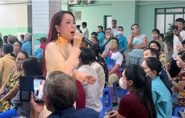 Bệnh viện Đà Nẵng mang yêu thương, sự sẻ chia đến cho người bệnh