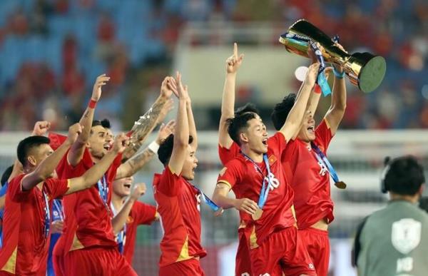 Họp báo Việt Nam - Thái Lan: Thầy Kim xin nhận là vua, Đình Bắc muốn vươn mình