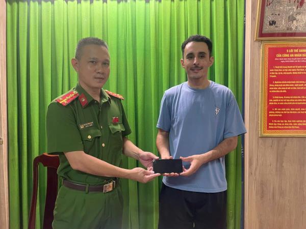 Hỗ trợ du khách nước ngoài tìm tài sản thất lạc