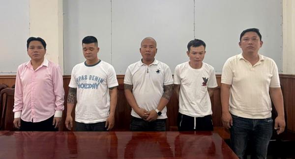 Phục hồi điều tra vụ nhóm xe ôm xiệt tiền của du khách nước ngoài