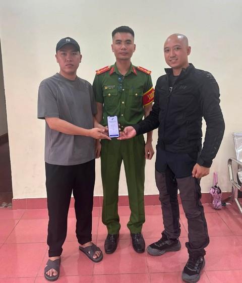 Thanh niên ở Quảng Trị trả lại 5 tỷ đồng cho người đàn ông chuyển nhầm vào tài khoản