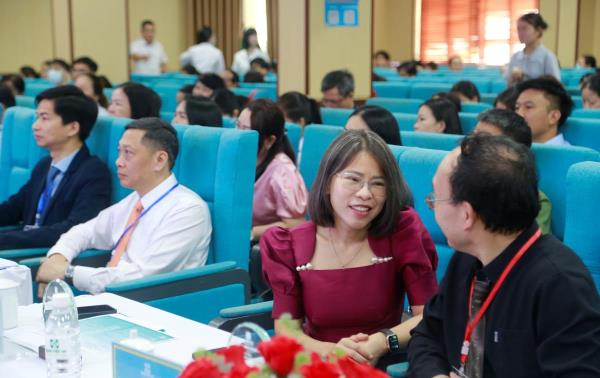 Chuyên gia đầu ngành đến Đà Nẵng trao đổi học thuật, nâng cao chất lượng khám chữa bệnh lĩnh vực nội khoa