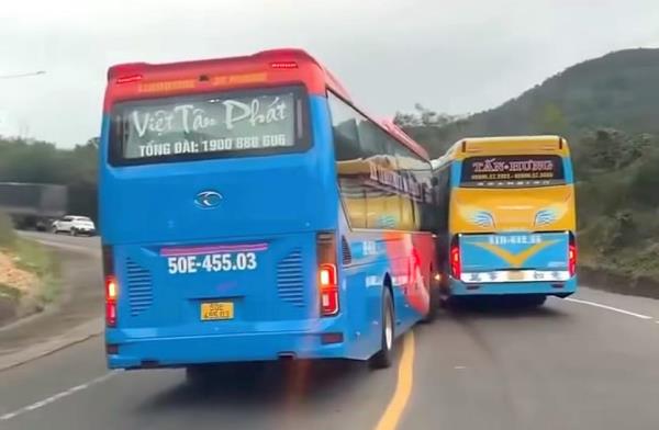 Vừa xảy ra vụ lật xe, tài xế Việt Tân Phát lại bị phạt vì vượt ẩu