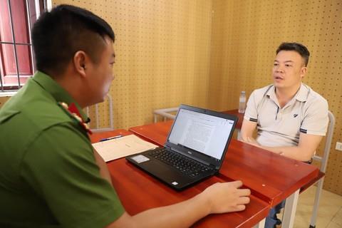Bắt đối tượng tự xưng lãnh đạo giữ chức vụ lớn để bảo kê xe vi phạm giao thông