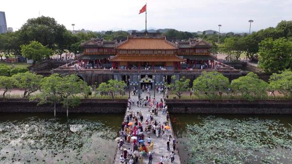 Miễn vé tham quan, di sản Huế hút khách dịp Quốc khánh