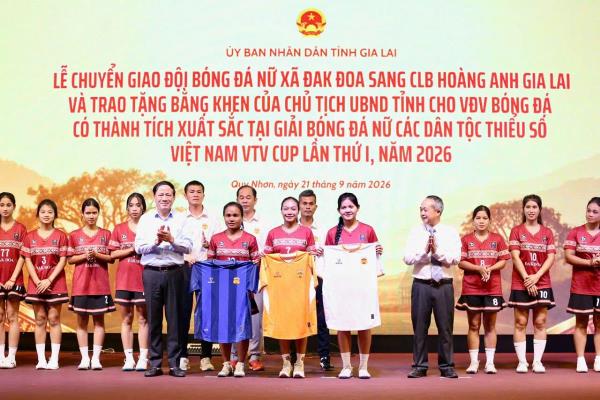 Chuyển giao đội bóng đá nữ Đăk Đoa cho CLB Hoàng Anh Gia Lai