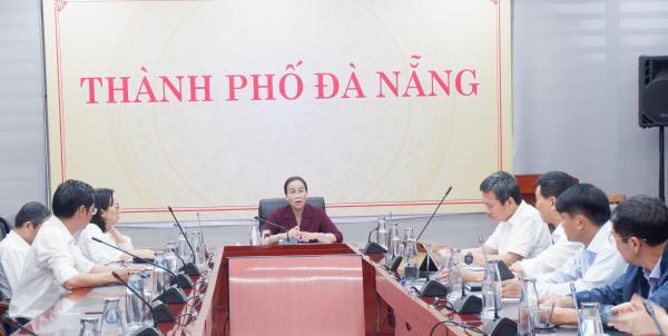 Khẩn trương đẩy nhanh tiến độ thực hiện các dự án trọng lực, trọng điểm trên lĩnh vực y tế, văn hóa