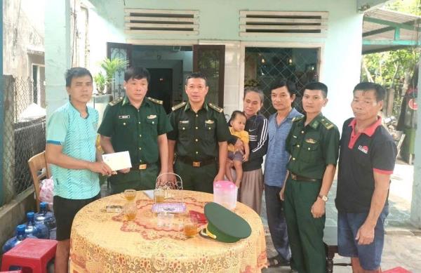 Thăm hỏi thân nhân 18 thuyền viên mất tích