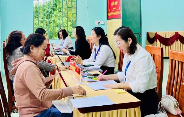 Đổi mới phương thức phục vụ, đưa chính quyền đến gần dân
