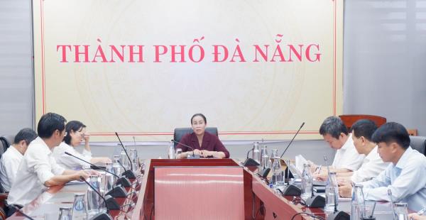 Khẩn trương đẩy nhanh tiến độ thực hiện các dự án trọng điểm trên lĩnh vực y tế