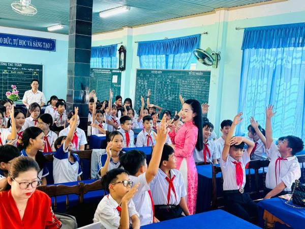 Lan tỏa tri thức – kết nối học sinh với sách và lịch sử