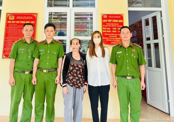 Công an xã hỗ trợ cô gái bị lừa sang nước ngoài trở về đoàn tụ gia đình
