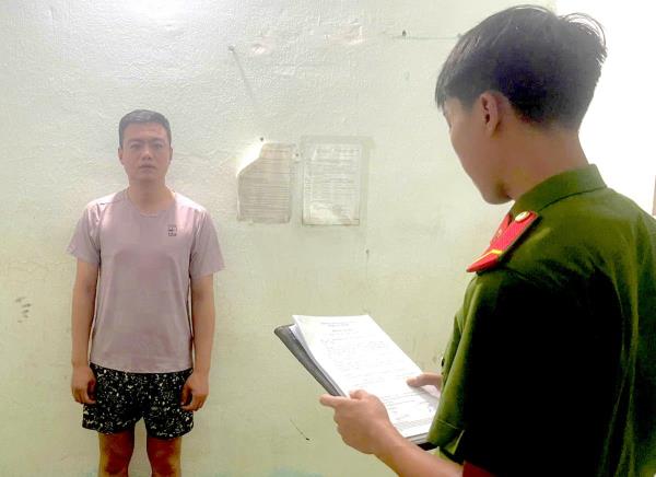 Bắt tạm giam đối tượng cho vay lãi nặng, thu lợi bất chính hơn 300 triệu đồng